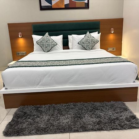 Hotel The Crown Inn Jhunjhunu المظهر الخارجي الصورة