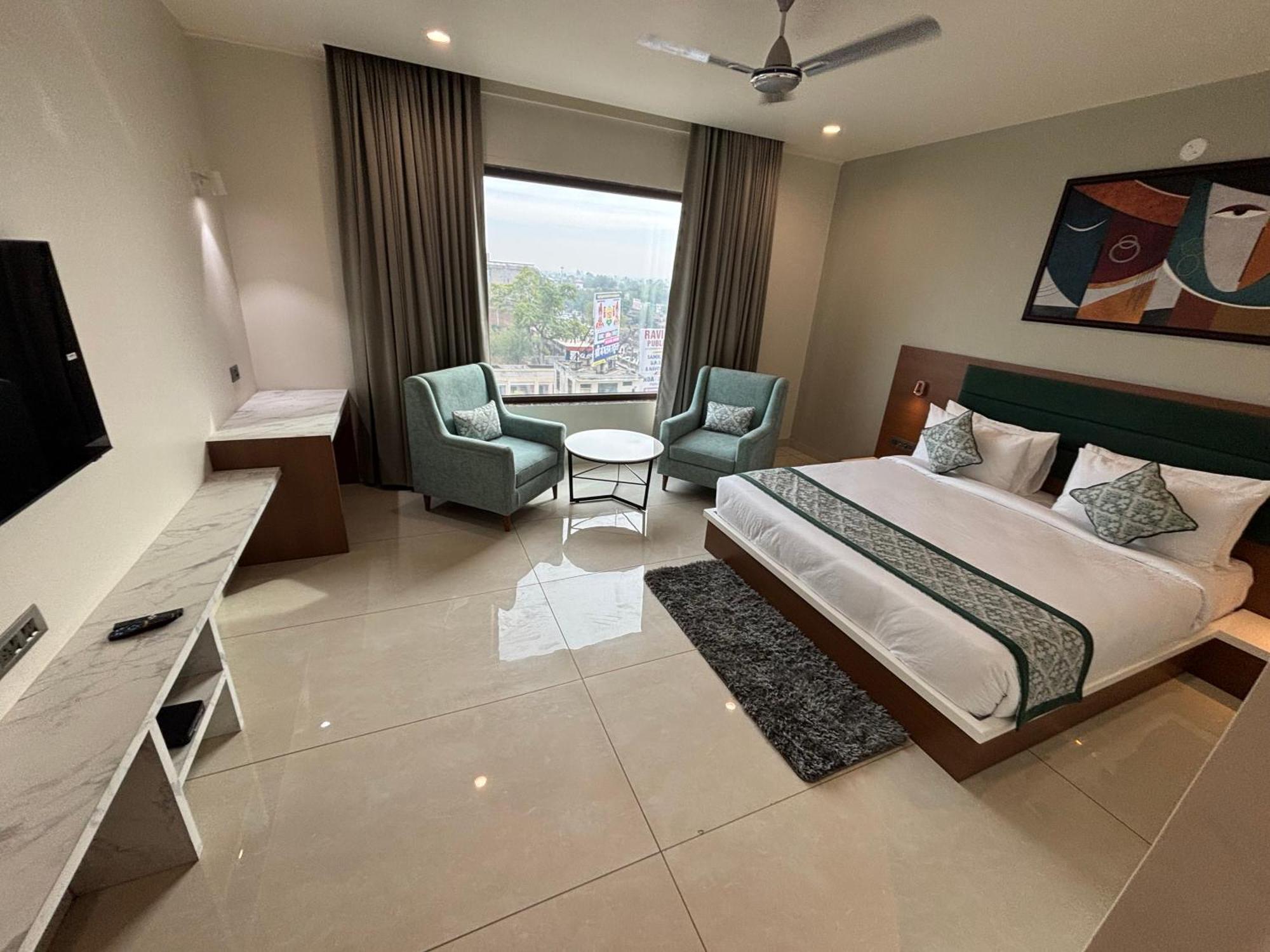 Hotel The Crown Inn Jhunjhunu المظهر الخارجي الصورة