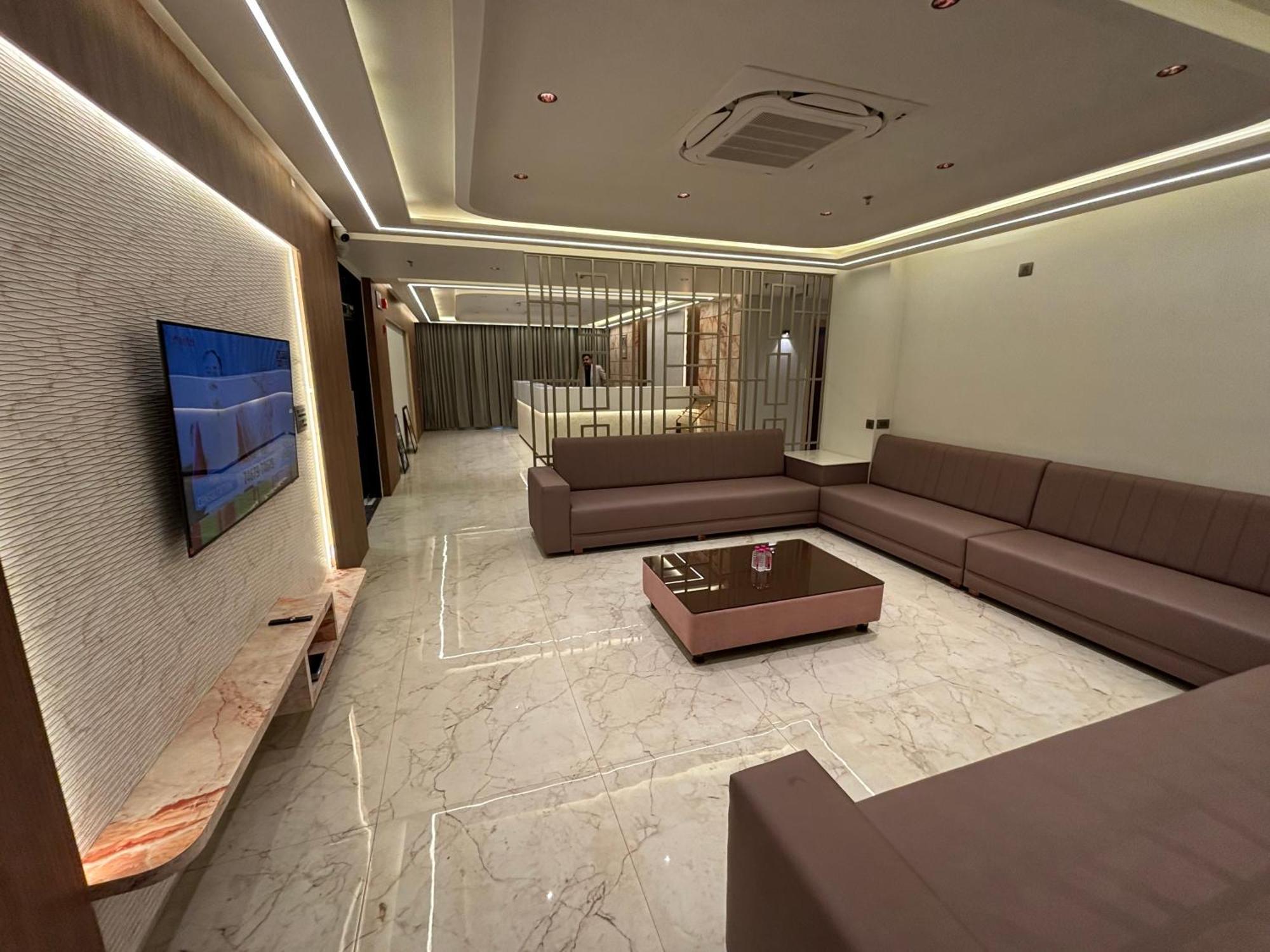 Hotel The Crown Inn Jhunjhunu المظهر الخارجي الصورة