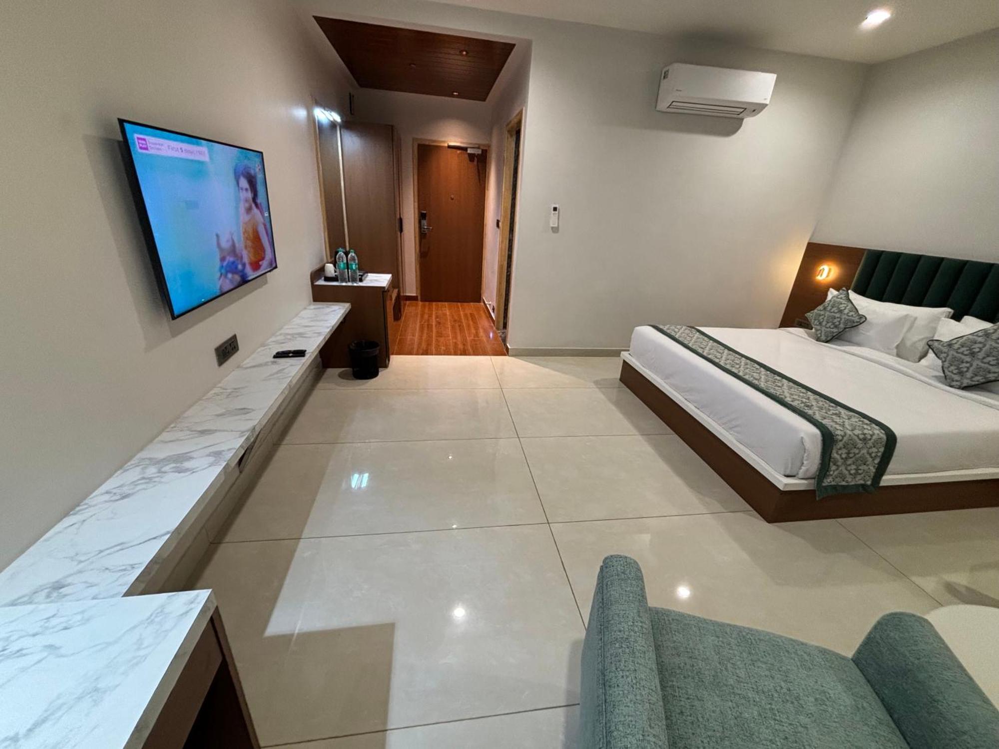 Hotel The Crown Inn Jhunjhunu المظهر الخارجي الصورة